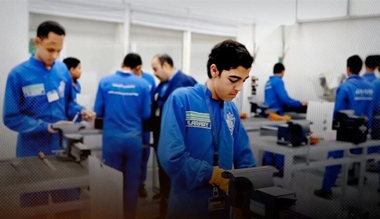 طلاب المدارس التكنولوجية التطبيقية .. أرشيفية